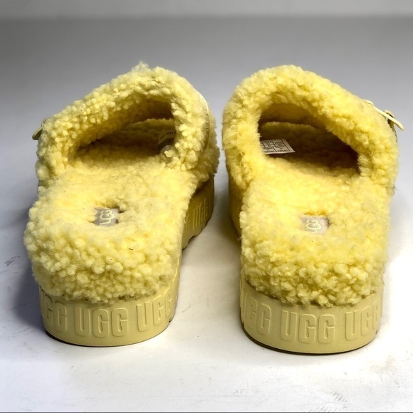 NWOB UGG Fluffita sulfur yellow fur platform slides sandals sheepskin size 6 - Picture 3 of 12